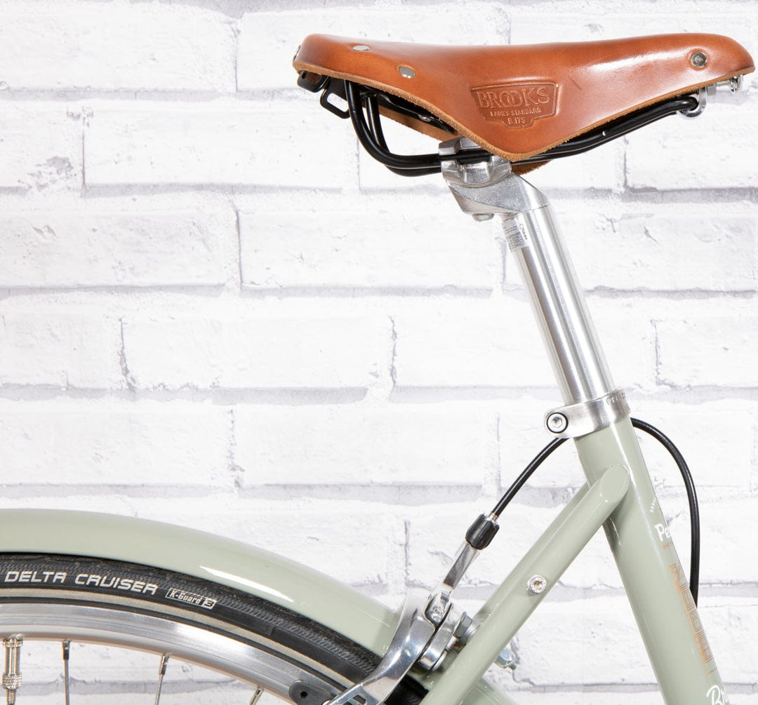 Pelago 3 Speed Brooklyn Medium helene grey Vintage upper detail brooks b17 detail (6614074425395)