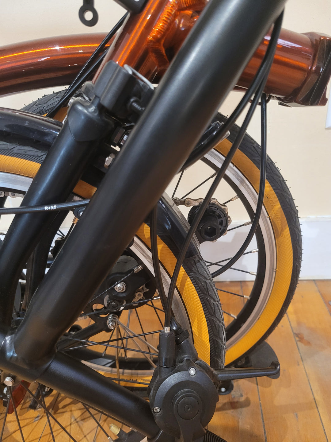 EX Brompton - C Line 2 Speed - Flame Lacquer - Low Handlebar 2022