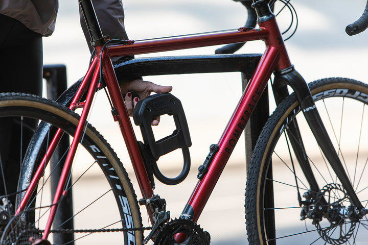 Hiplok DXF - U Lock + Frame Bracket