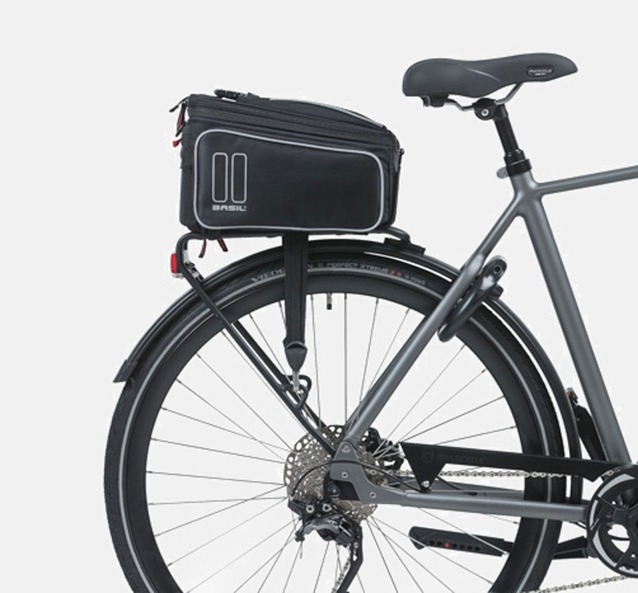 Basil bike best sale bags canada