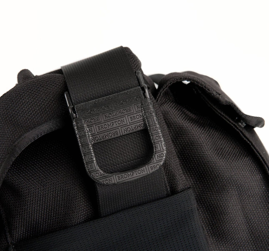 Brompton Metro Large Messenger Bag in Black with Adjustable Straps (5531006595)