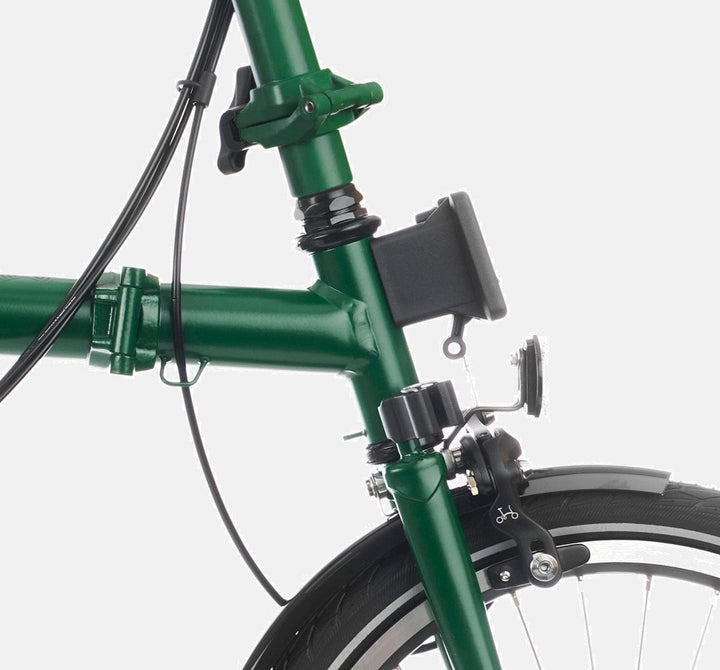 Brompton C Line Urban High Handlebar 2-speed folding bike in Racing Green - Front Carrier Block