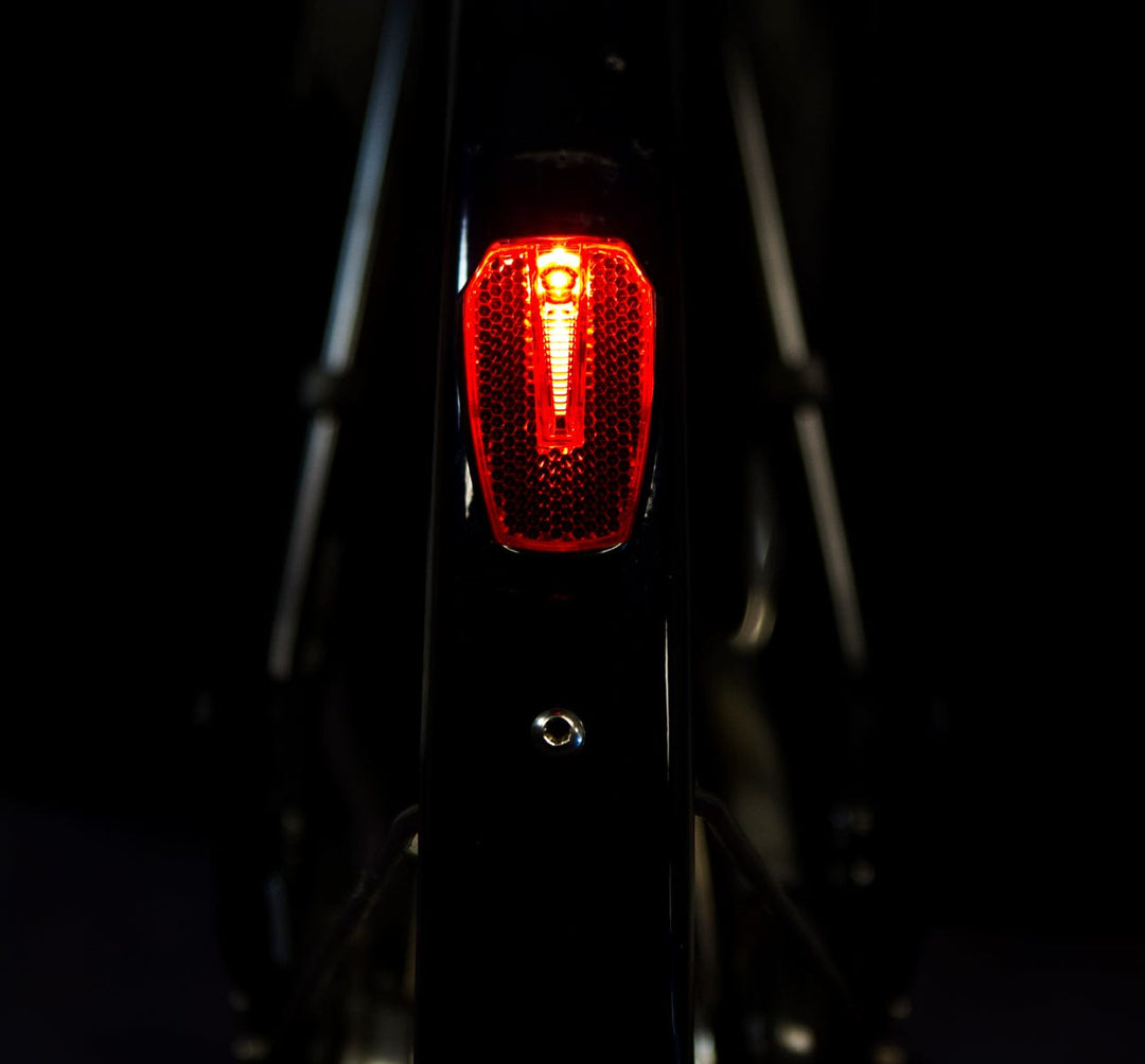 Éclairage vélo arrière noir Spanninga Arco sur garde-boue à batterie Éclairage vélo arrière noir Spanninga Arco sur garde-boue à batterie